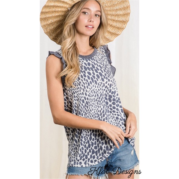 ❤️LAST! Ruffled Contrast Knit Animal Print Top! - Picture 5 of 11